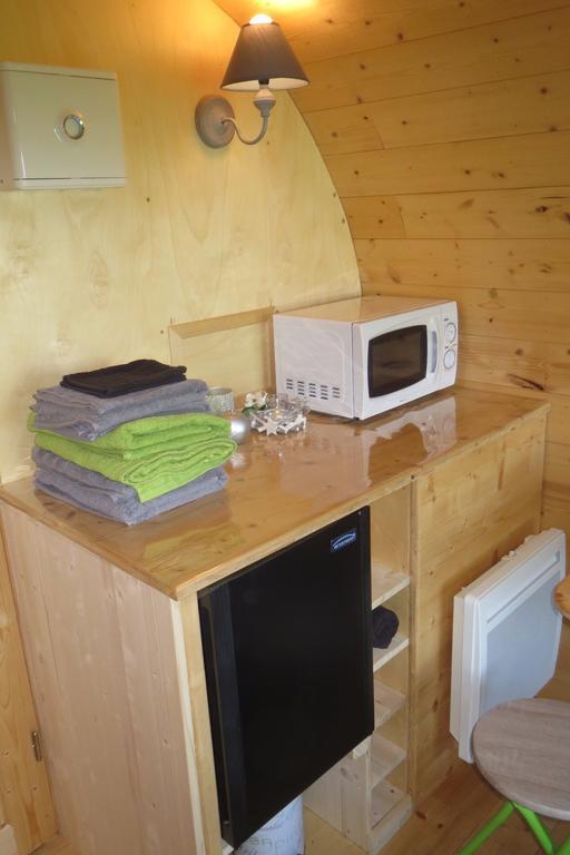 Camping Ferme Des Saules Hotel Bailleul  Bilik gambar